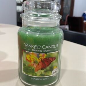 Yankee candle. Beautiful day candle.